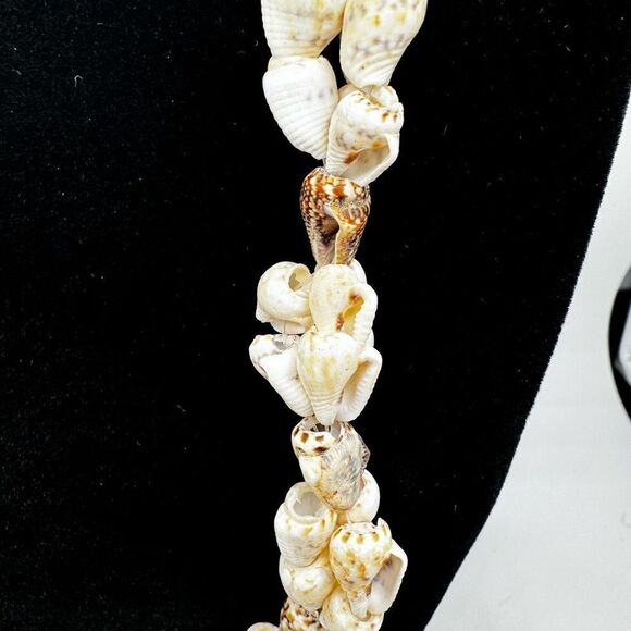 3/10 WOMENS SEA SHELL NECKLACE - Picture 2 of 3